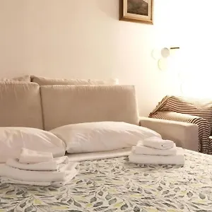 Cozy Near Train Station Apartamento Florencia